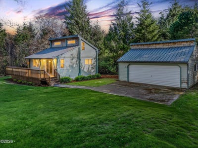 /international/us/135-ne-high-street-waldport-or-110106853343/