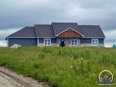 /international/us/2704-nw-86th-st-topeka-ks-110109087535/