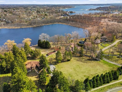 /international/us/6150-willow-road-west-bloomfield-orchard-lake-mi-110107158653/