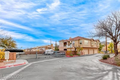 /international/us/104-harbor-view-drive-boulder-city-nv-110108424297/