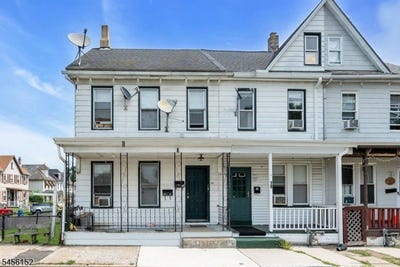 /international/us/17-railroad-ave-phillipsburg-town-nj-110109980329/