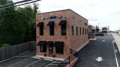 /international/us/105-s-3rd-street-ozark-mo-110108822646/