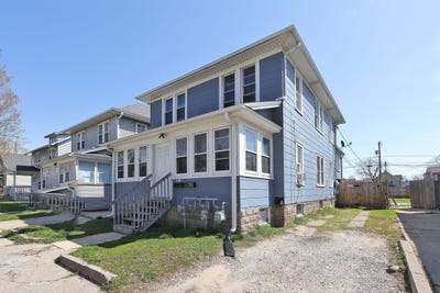 /international/us/6621-18th-ave-kenosha-wi-110107663119/