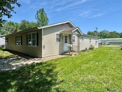 /international/us/4-thomas-street-monroe-city-mo-110107828212/