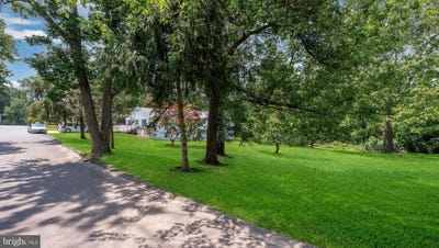 /international/us/1813-manor-avenue-marcus-hook-pa-110085728255/