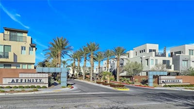 /international/us/11256-rainbow-peak-avenue-las-vegas-nv-110106184057/
