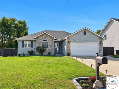 /international/us/1204-stoneybrooke-drive-warrensburg-mo-110110398623/