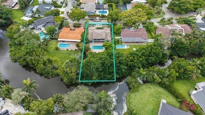 /international/us/20021-ne-25th-ave-miami-fl-110107957878/