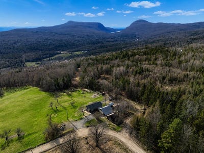 /international/us/27-baird-road-newark-vt-110107823744/