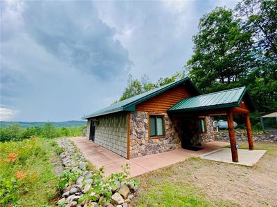 /international/us/26775-freedom-valley-drive-washburn-wi-110097334806/
