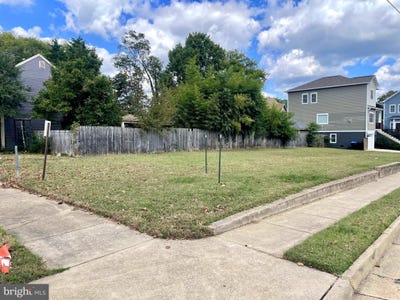 /international/us/201-prince-edward-street-fredericksburg-va-110120516965/