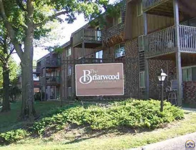 /international/us/2324-sw-briarwood-plz-topeka-ks-110108217995/