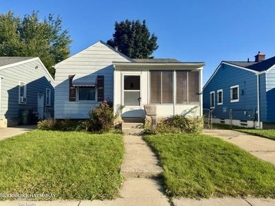 /international/us/1771-university-street-ferndale-mi-110120037992/