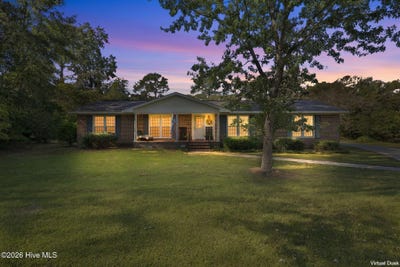 /international/us/309-willowbrook-court-new-bern-nc-110120611202/