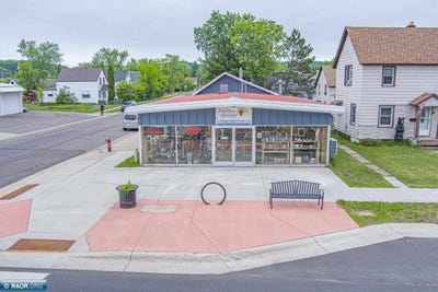 /international/us/601-main-st-biwabik-mn-110108915457/