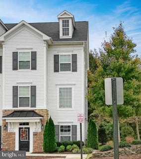 /international/us/8195-falls-grove-drive-manassas-va-110108852101/