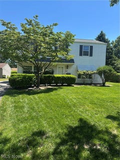 /international/us/5287-strawberry-lane-willoughby-oh-110108552083/
