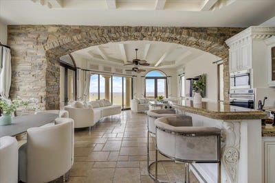 /international/us/100-the-strand-hermosa-beach-ca-110089710085/?lang=en