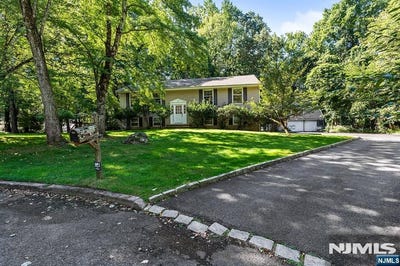 /international/us/61-charles-street-allendale-nj-110120515361/