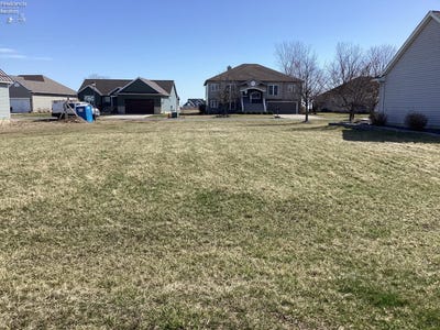 /international/us/2790-s-amherst-port-clinton-oh-110098196399/