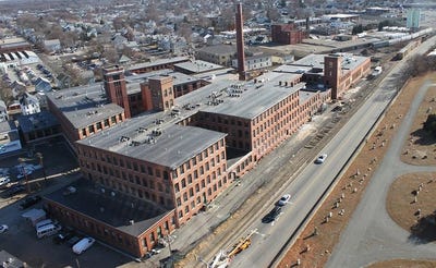 /international/us/413-central-avenue-pawtucket-ri-110108490683/