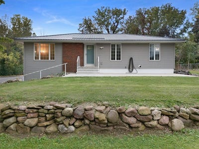 /international/us/6037-pease-road-williamson-ny-110110363208/