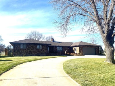 /international/us/542-westridge-dr-broken-bow-ne-110104442093/