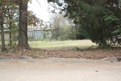 /international/us/court-street-batesville-ms-110103597405/