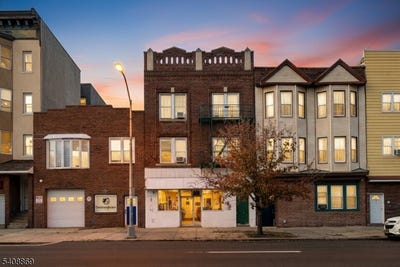 /international/us/383-avenue-c-bayonne-city-nj-110105389946/