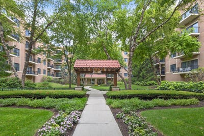 /international/us/5100-w-96th-street-oak-lawn-il-110109587523/