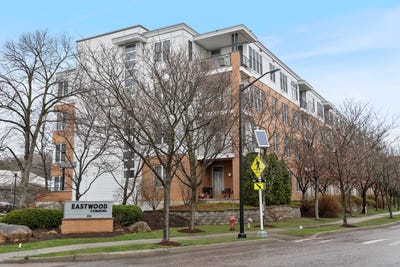 /international/us/370-farrell-street-south-burlington-vt-110107230427/