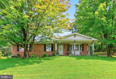 /international/us/412-chestnut-hill-road-harpers-ferry-wv-110101306305/