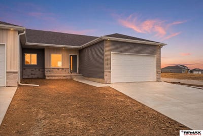 /international/us/1000-w-sand-dunes-road-lincoln-ne-110106927566/