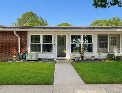 /international/us/134-eastbourne-court-ridge-ny-110108802490/