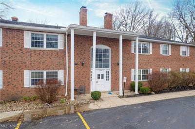 /international/us/2736-pease-drive-rocky-river-oh-110106539285/