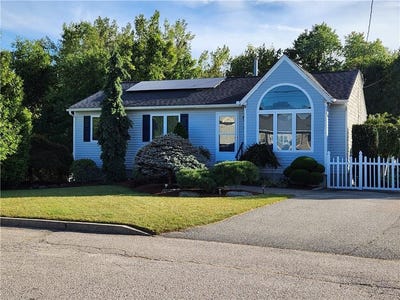 /international/us/9-mallory-court-cranston-ri-110120040335/