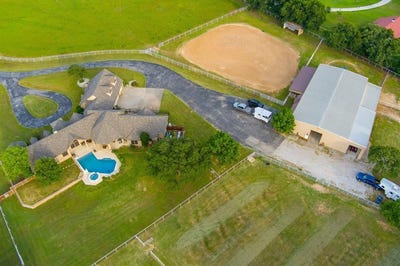 /international/us/7583-mountain-view-road-aubrey-tx-110099859264/