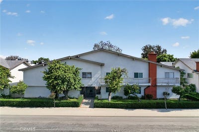 /international/us/18547-collins-street-tarzana-ca-110108661091/