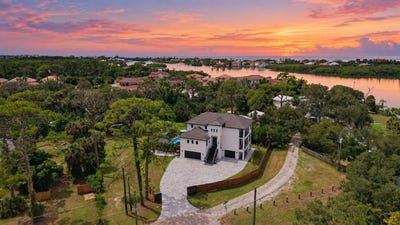 /international/us/327-roberts-road-nokomis-fl-110120457168/