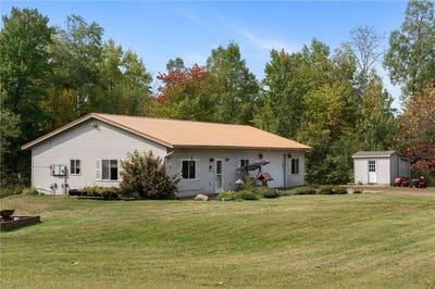 /international/us/10912-dahl-road-hinckley-mn-110108659314/?lang=id