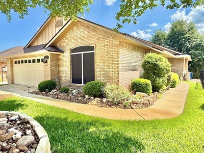 /international/us/1217-victory-ln-kerrville-tx-110108335261/