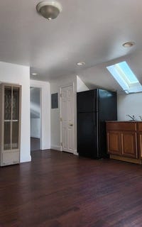 /international/us/207-state-new-bedford-ma-110108343329/