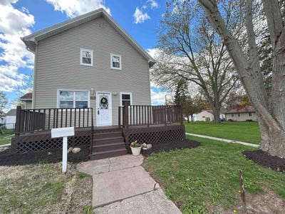 /international/us/119-w-13th-street-kaukauna-wi-110107823876/