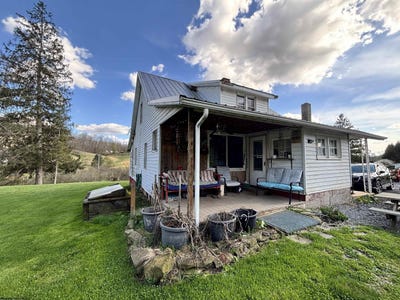 /international/us/1021-clover-run-road-montrose-wv-110107441109/