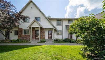 /international/us/7310-bluewater-drive-springfield-twp-mi-110109082181/