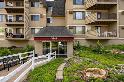 /international/us/3917-heritage-hills-drive-bloomington-mn-110108965816/