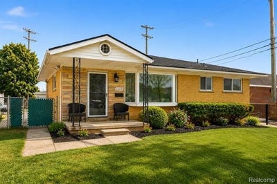 /international/us/1544-sheffield-road-birmingham-mi-110107983783/