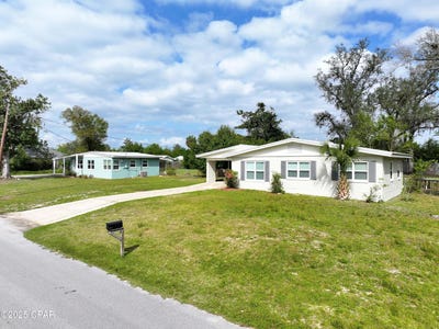 /international/us/1017-iowa-avenue-lynn-haven-fl-110098498206/