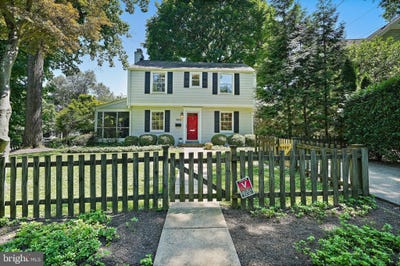 /international/us/3414-thornapple-street-chevy-chase-md-110108531435/