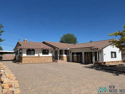 /international/us/1606-kit-carson-drive-gallup-nm-110108267586/